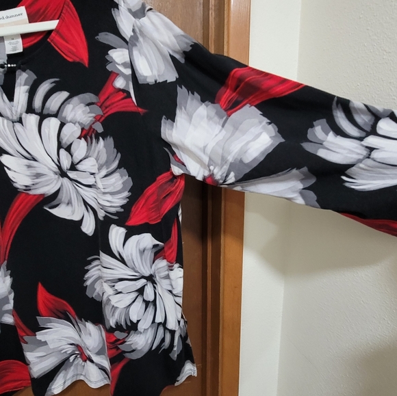 Alfred Dunner Women's Floral Long Sleeve Top - Black, Red, White - Picture 3 of 5